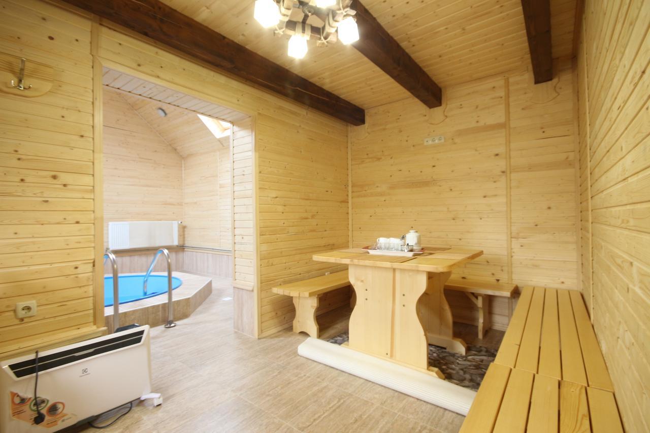 Family Hotel Kaskad Bukovel Extérieur photo
