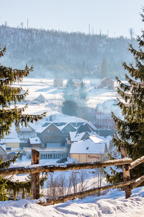Family Hotel Kaskad Bukovel Extérieur photo