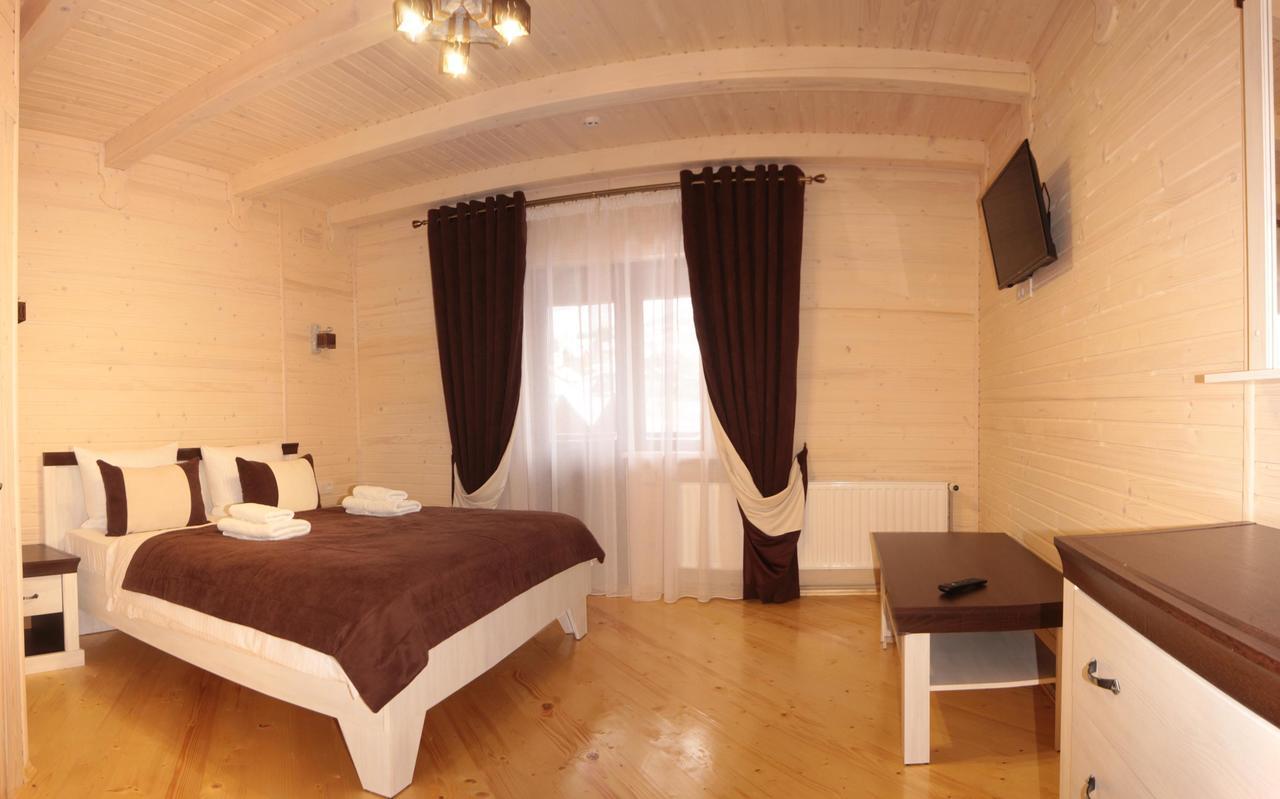Family Hotel Kaskad Bukovel Extérieur photo