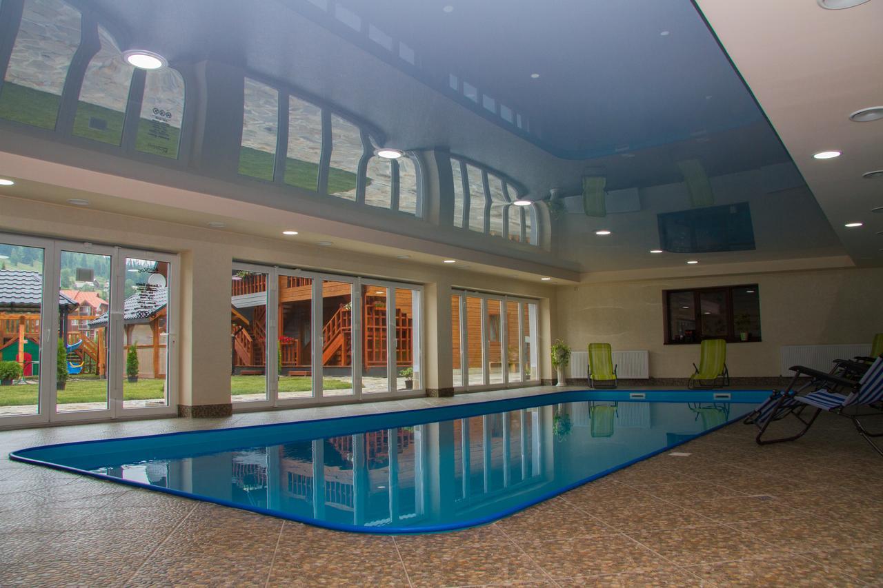Family Hotel Kaskad Bukovel Extérieur photo