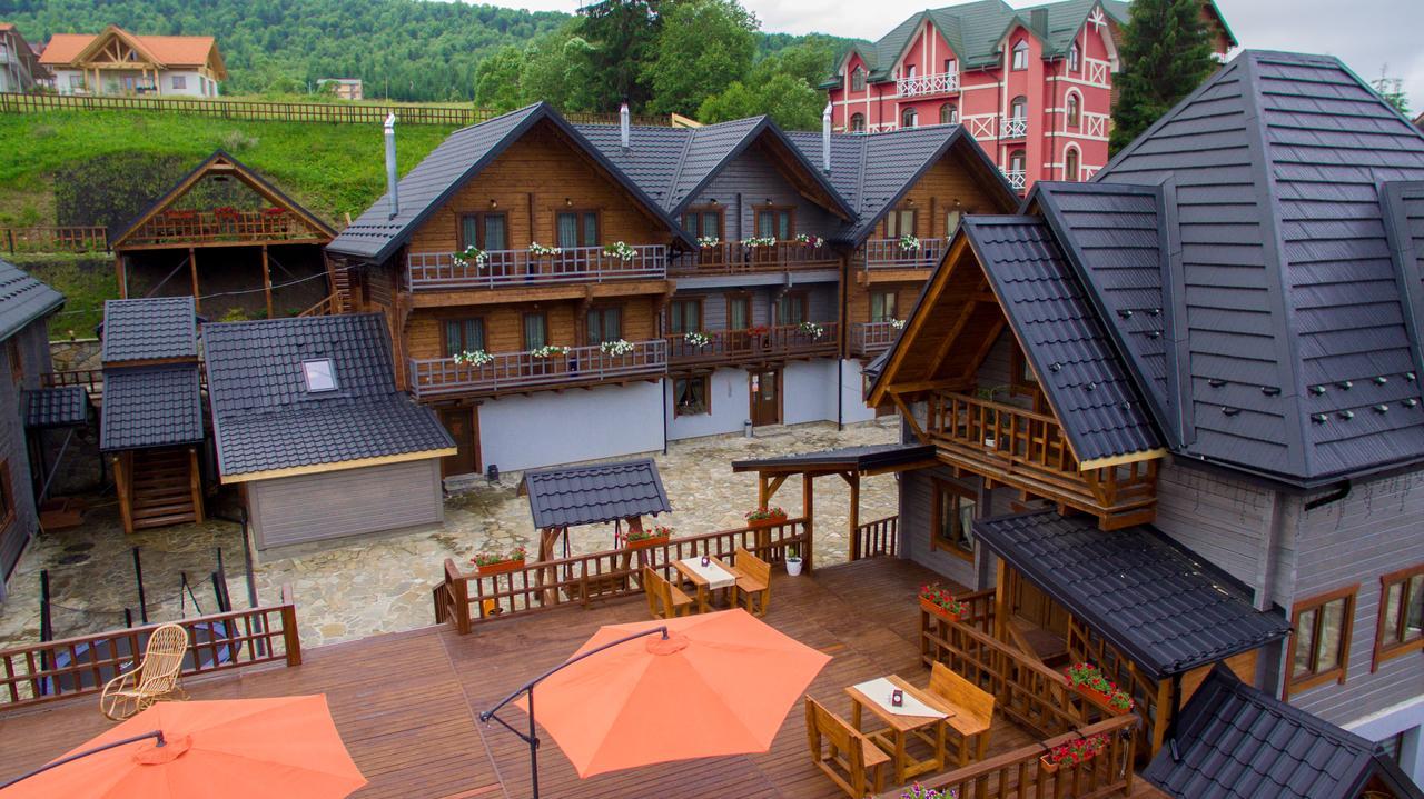 Family Hotel Kaskad Bukovel Extérieur photo