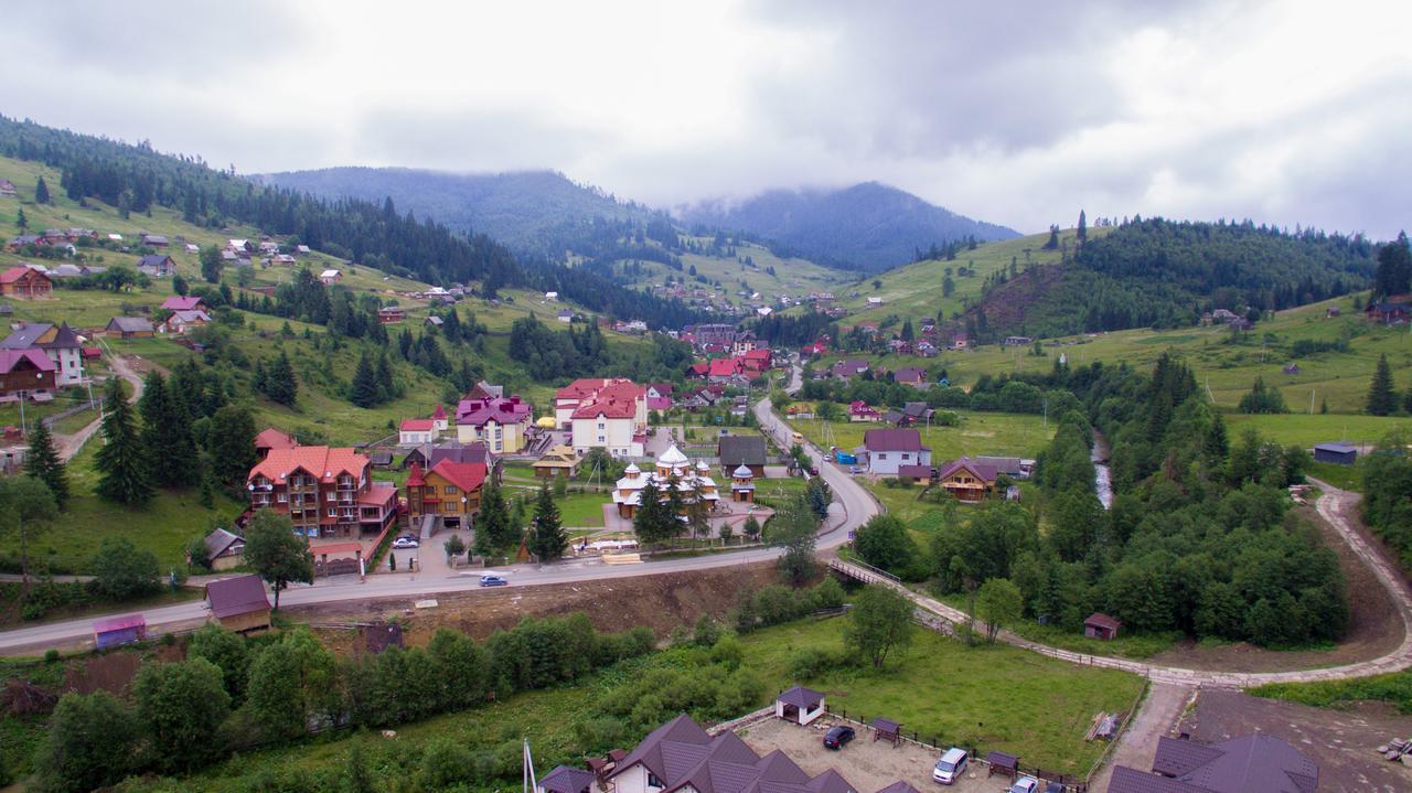 Family Hotel Kaskad Bukovel Extérieur photo