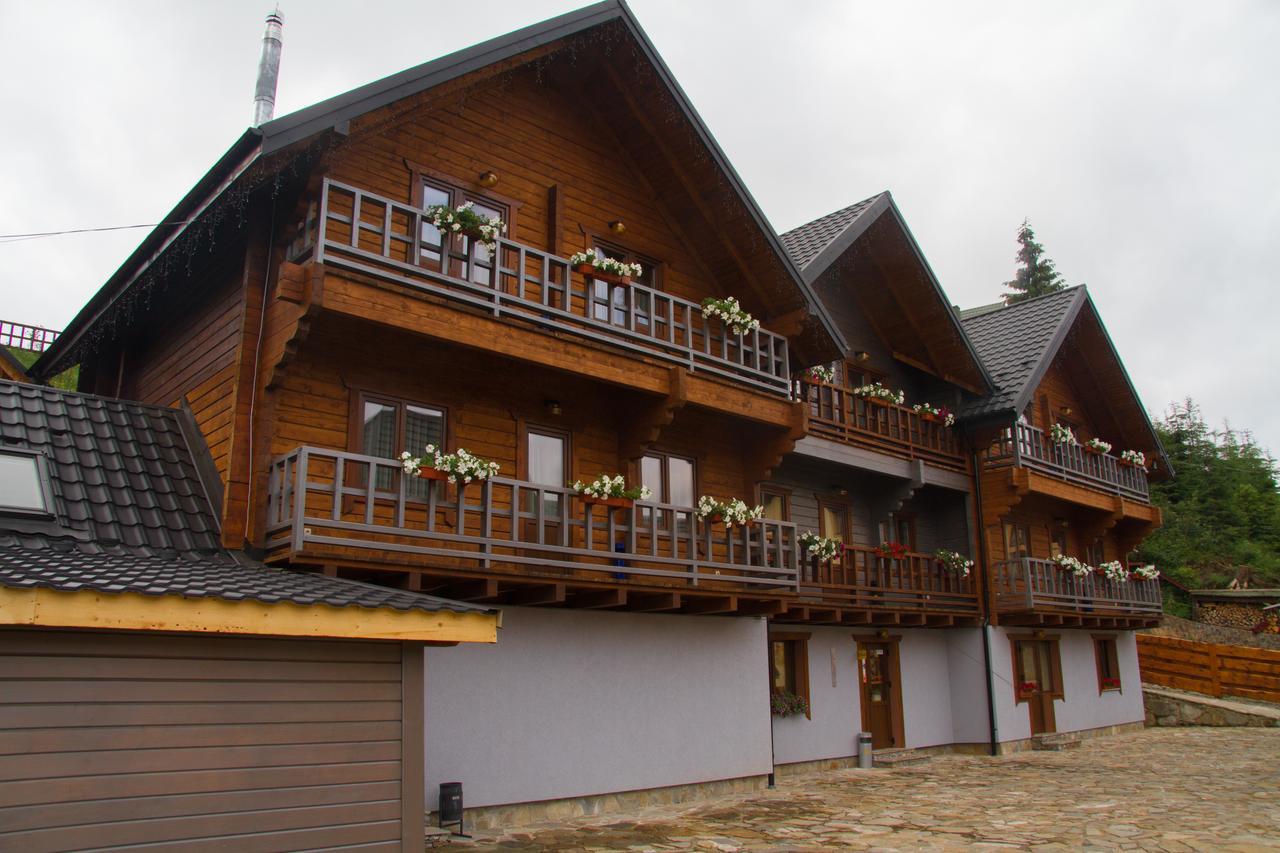 Family Hotel Kaskad Bukovel Extérieur photo