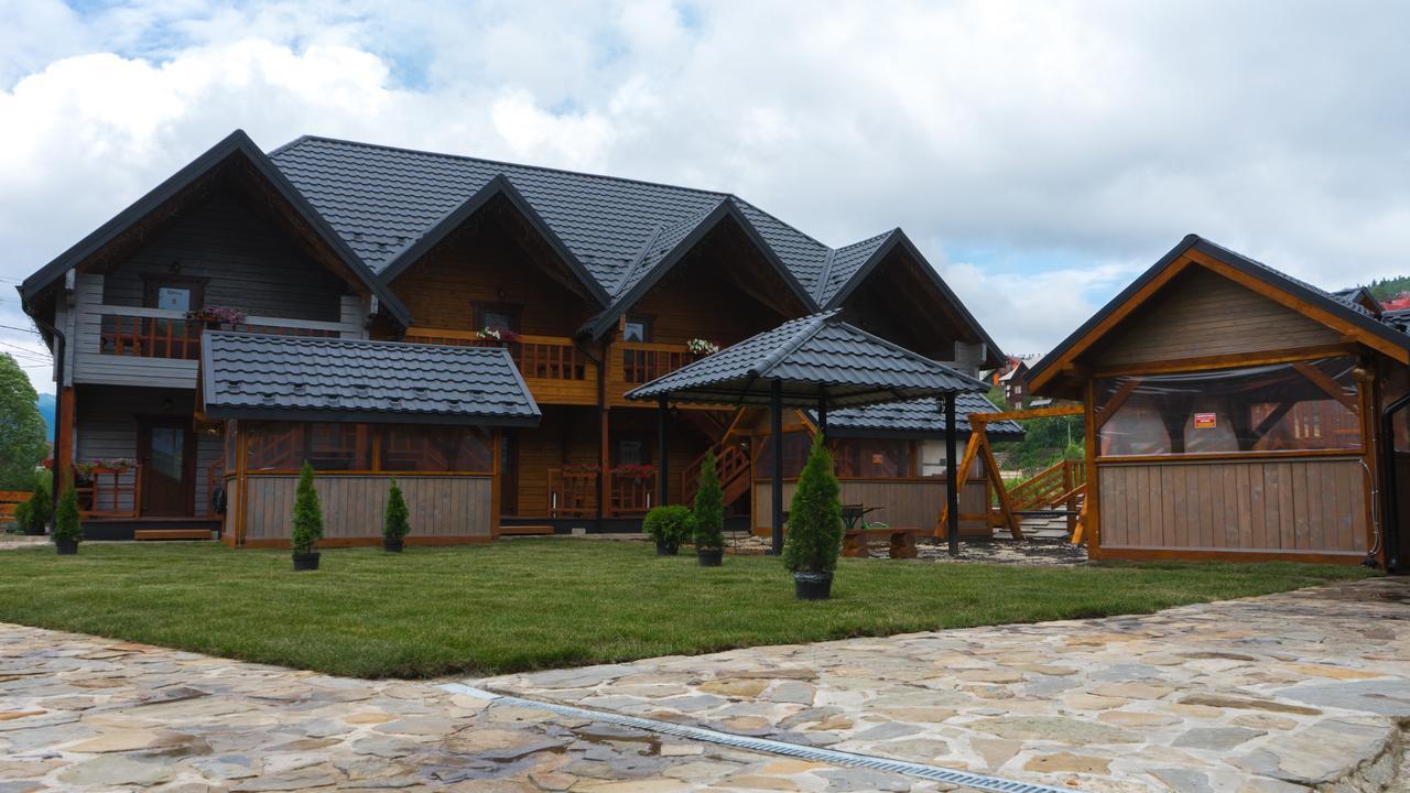 Family Hotel Kaskad Bukovel Extérieur photo