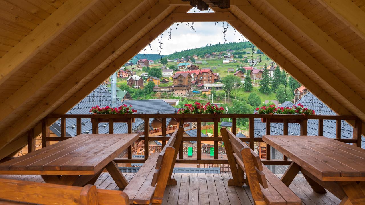Family Hotel Kaskad Bukovel Extérieur photo