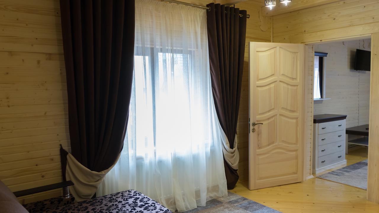 Family Hotel Kaskad Bukovel Extérieur photo