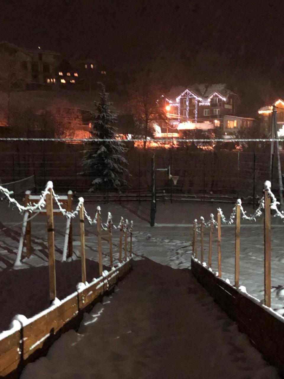 Family Hotel Kaskad Bukovel Extérieur photo