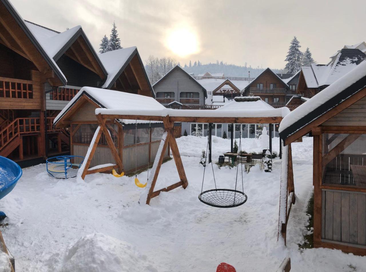 Family Hotel Kaskad Bukovel Extérieur photo